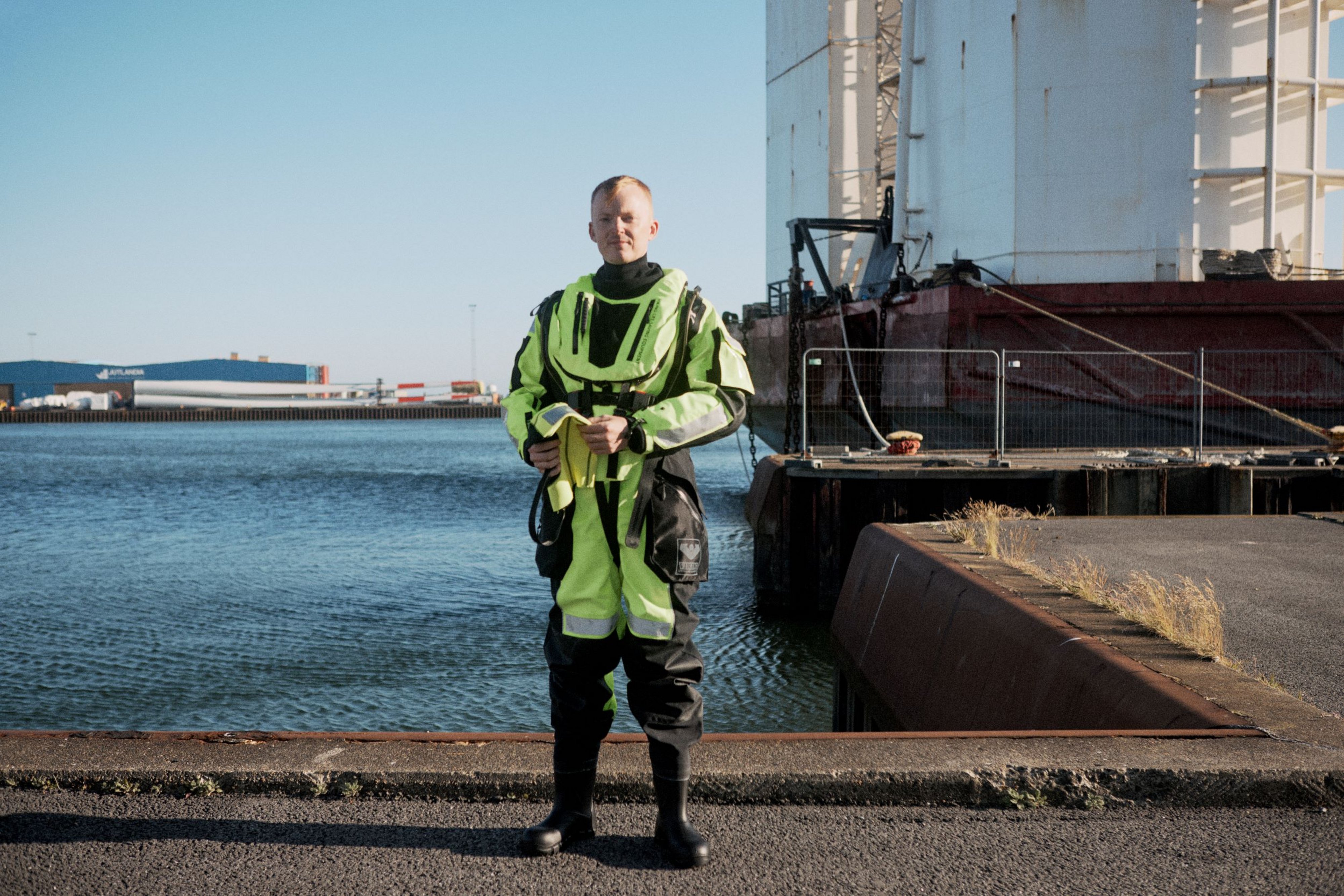 Niklas Rosenørn, ansat ved VIKING, i sikkerhedsdragt.